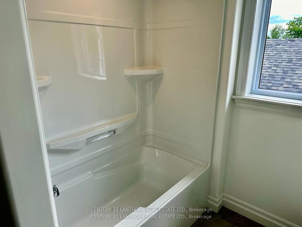10 Gladstone St Property Photo 14
