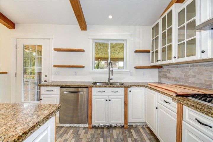 32534 Highway 62 Property Photo 9