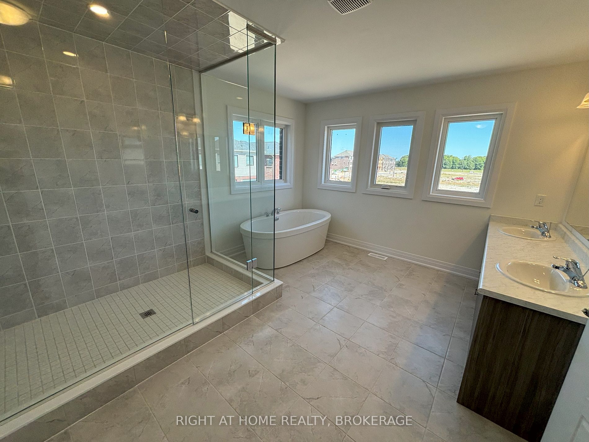 23 Langridge Way Property Photo 7