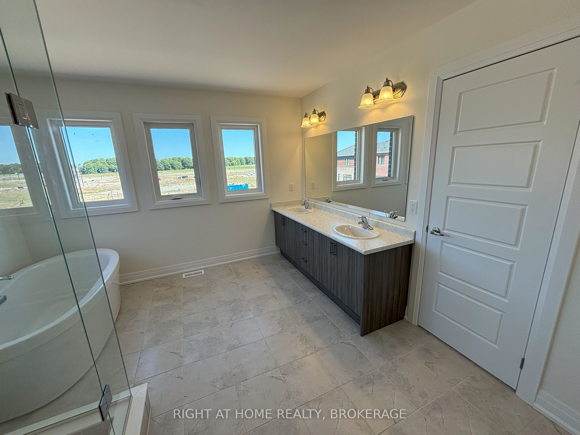 23 Langridge Way Property Photo 8
