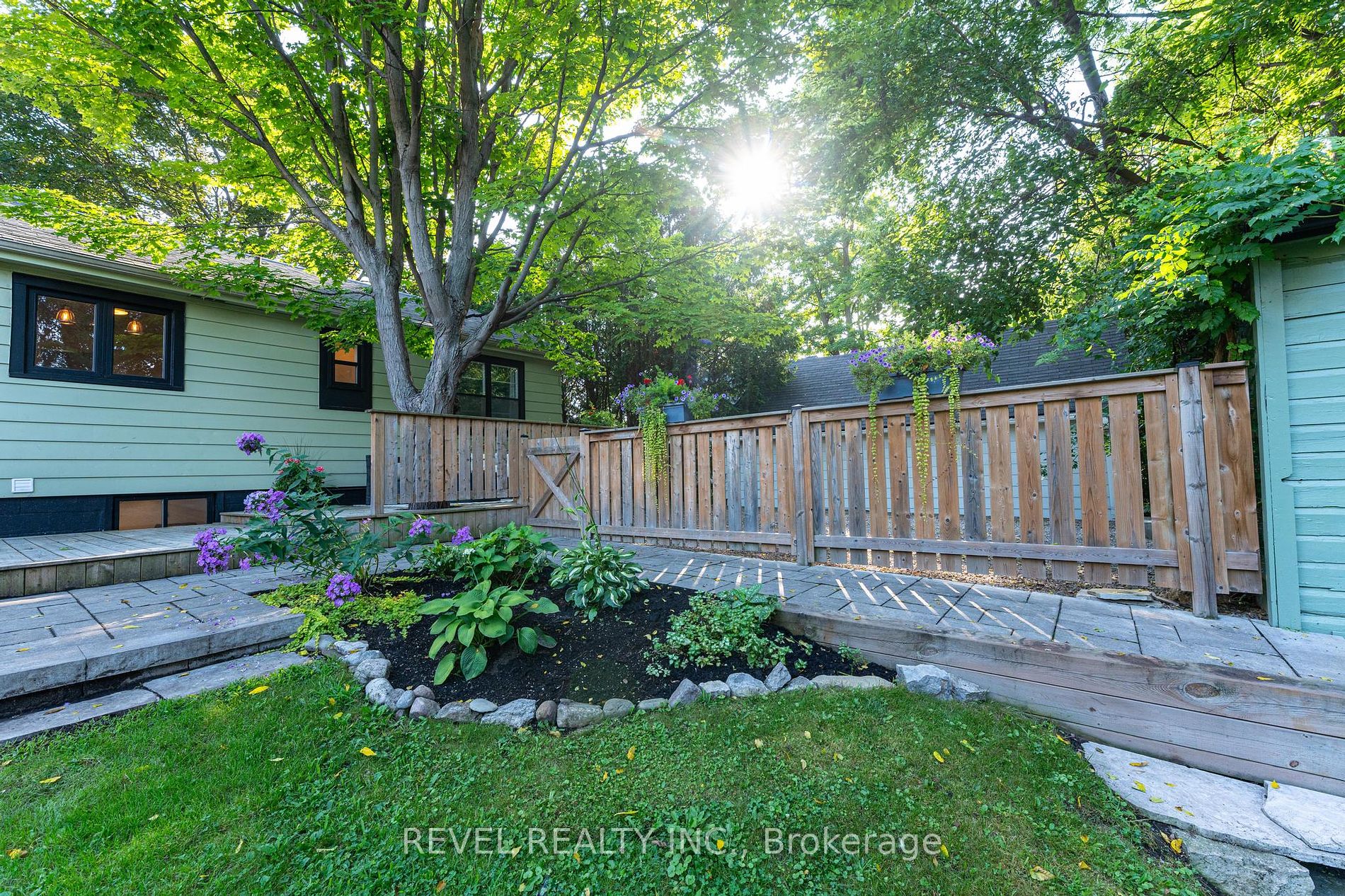 31 Academy St Property Photo 2