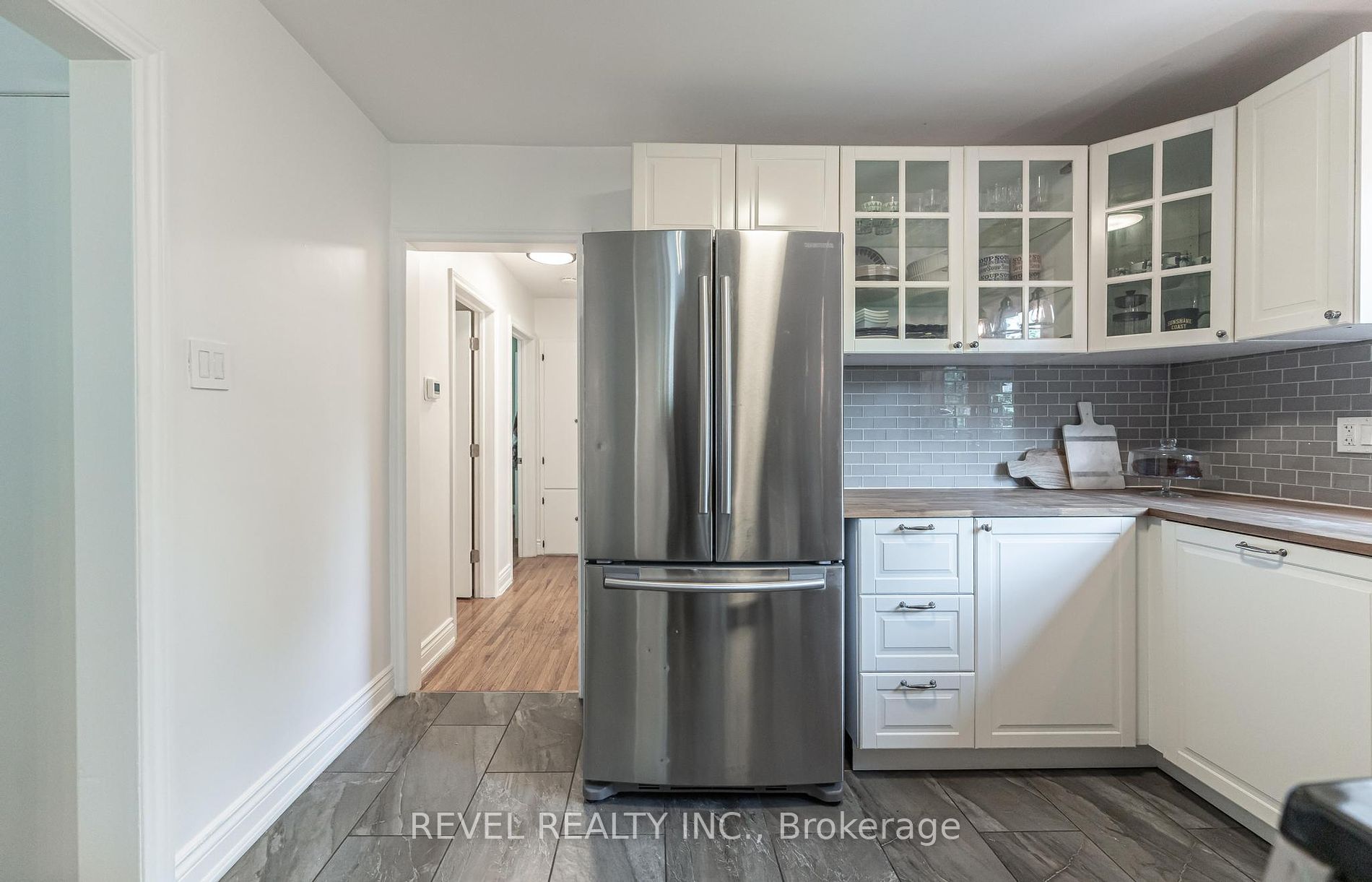 31 Academy St Property Photo 5
