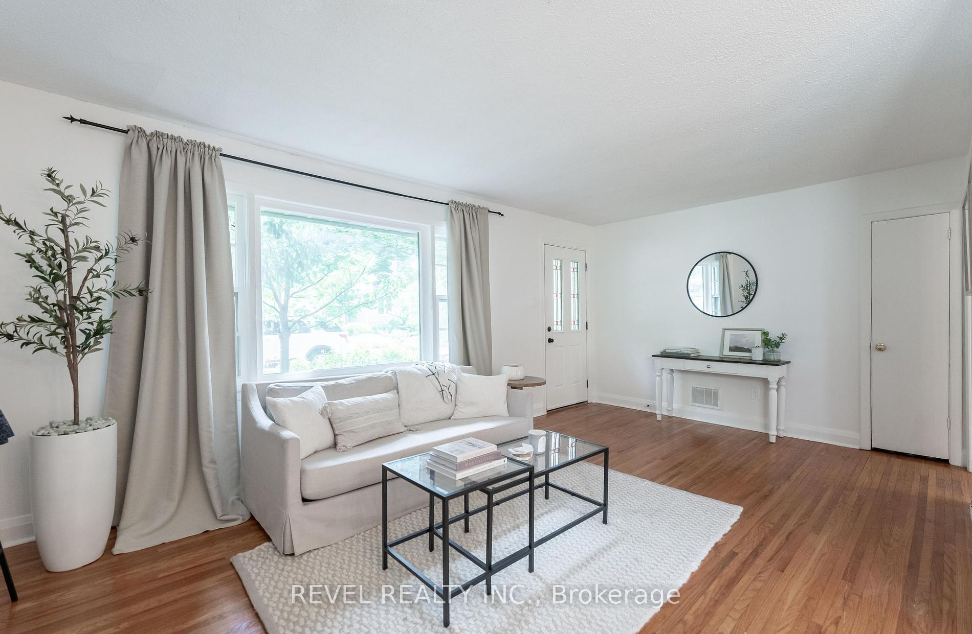 31 Academy St Property Photo 9