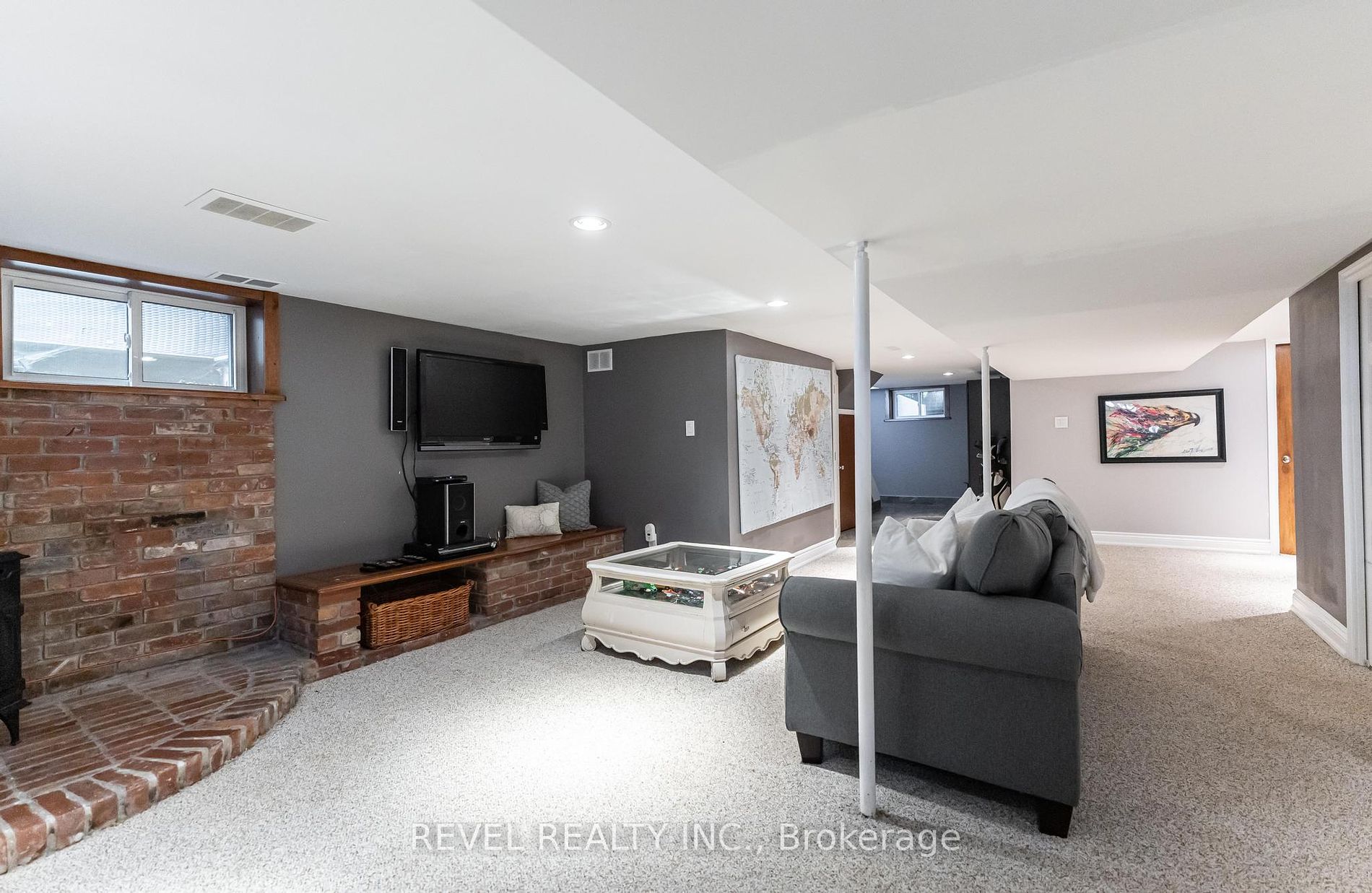 31 Academy St Property Photo 20