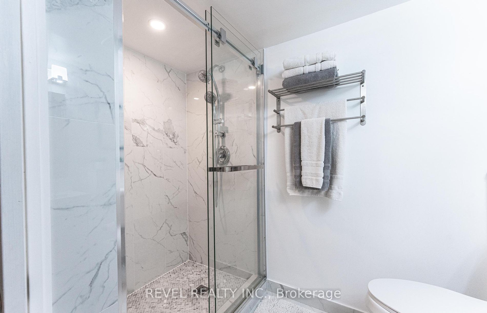31 Academy St Property Photo 24