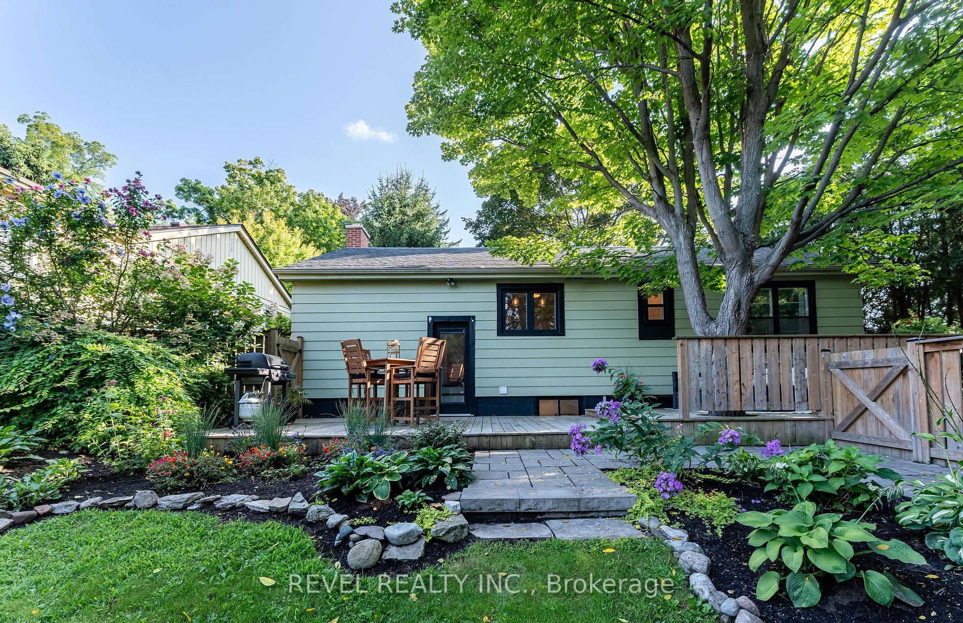 31 Academy St Property Photo 30