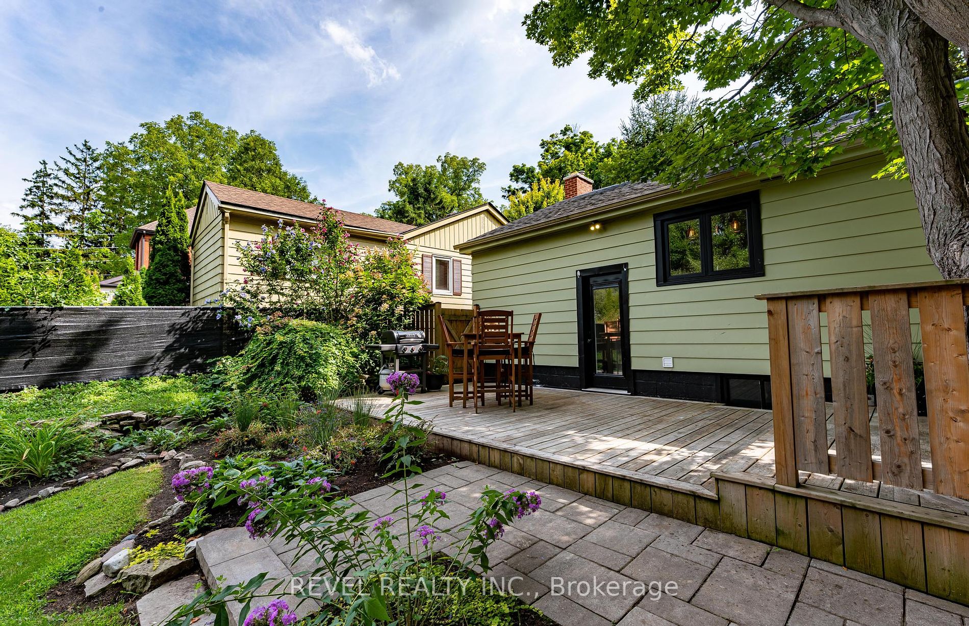 31 Academy St Property Photo 32