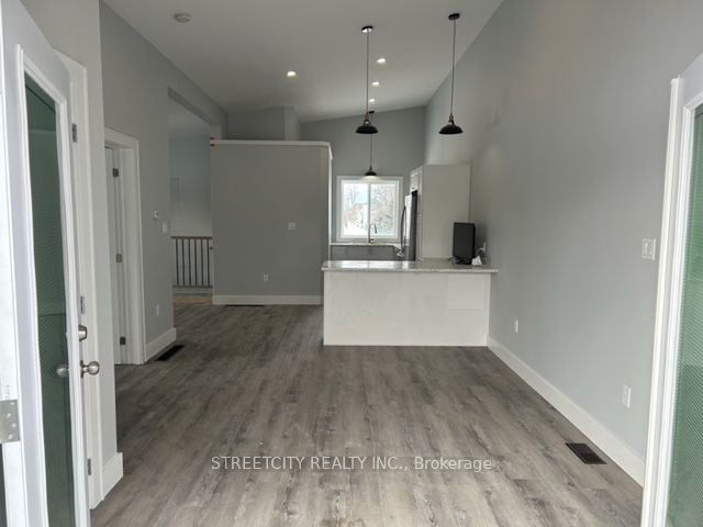 140 Elizabeth St Property Photo 4