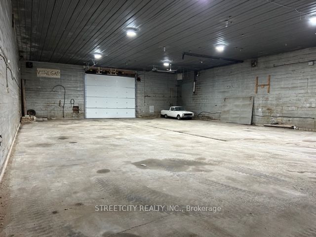 140 Elizabeth St Property Photo 23