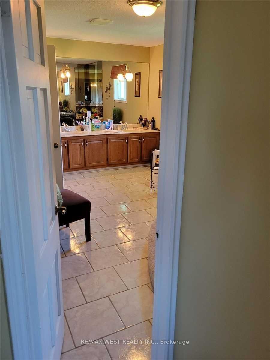 52161 Willford Road Property Photo 6
