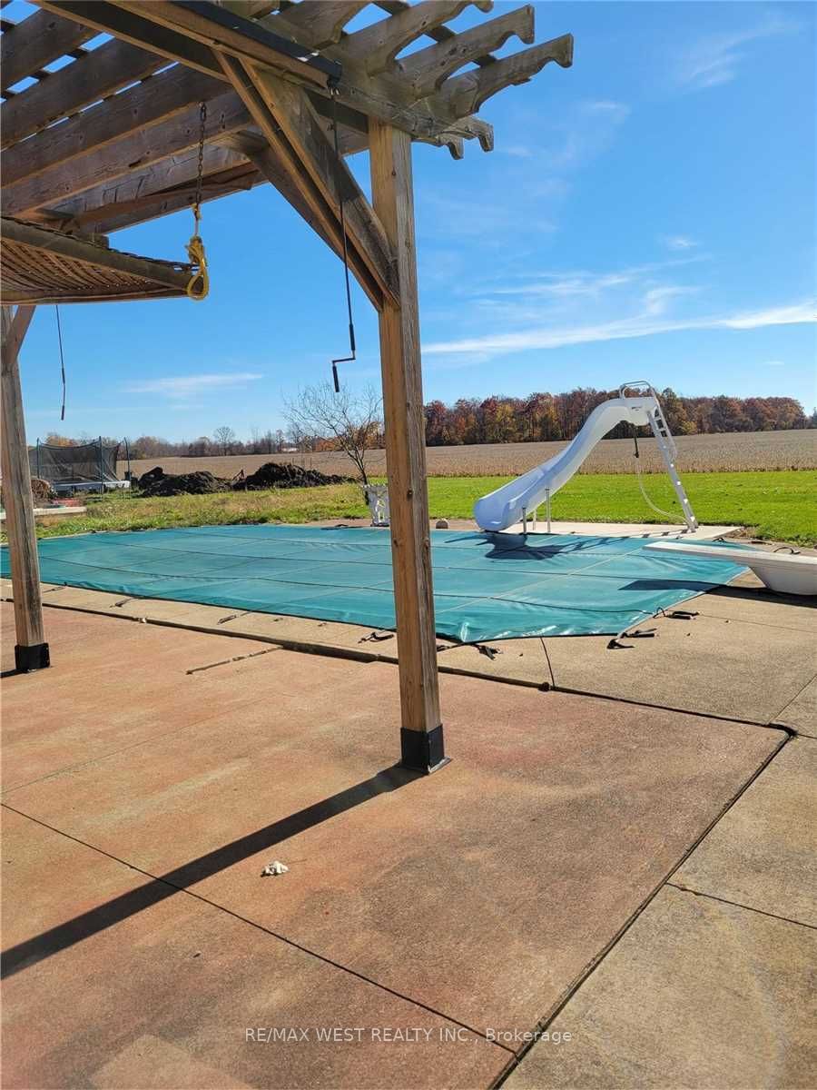 52161 Willford Road Property Photo 8