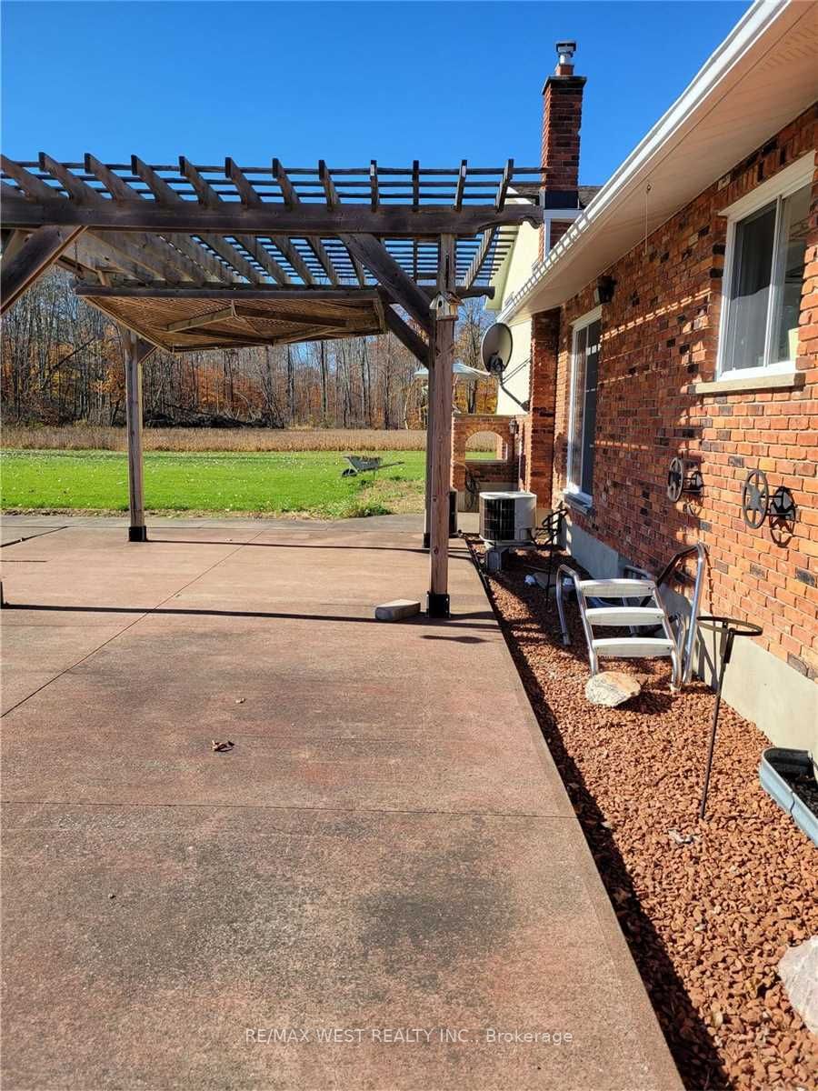 52161 Willford Road Property Photo 9