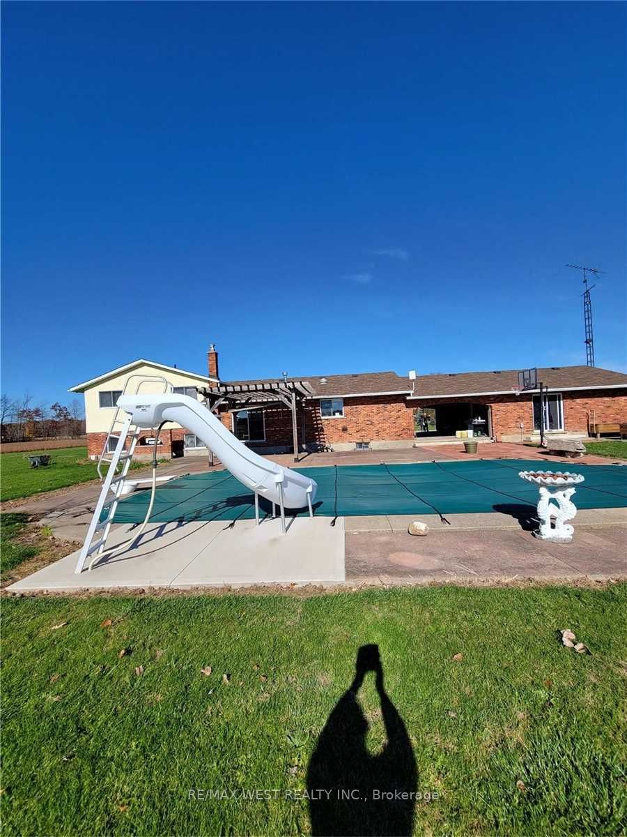 52161 Willford Road Property Photo 10