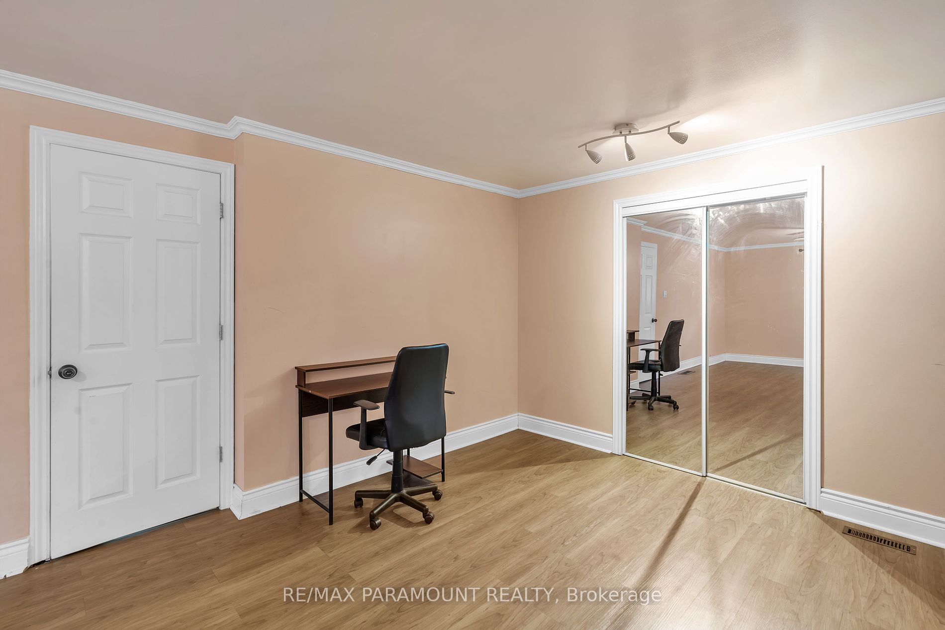 1778 Parkhurst Ave Property Photo 16