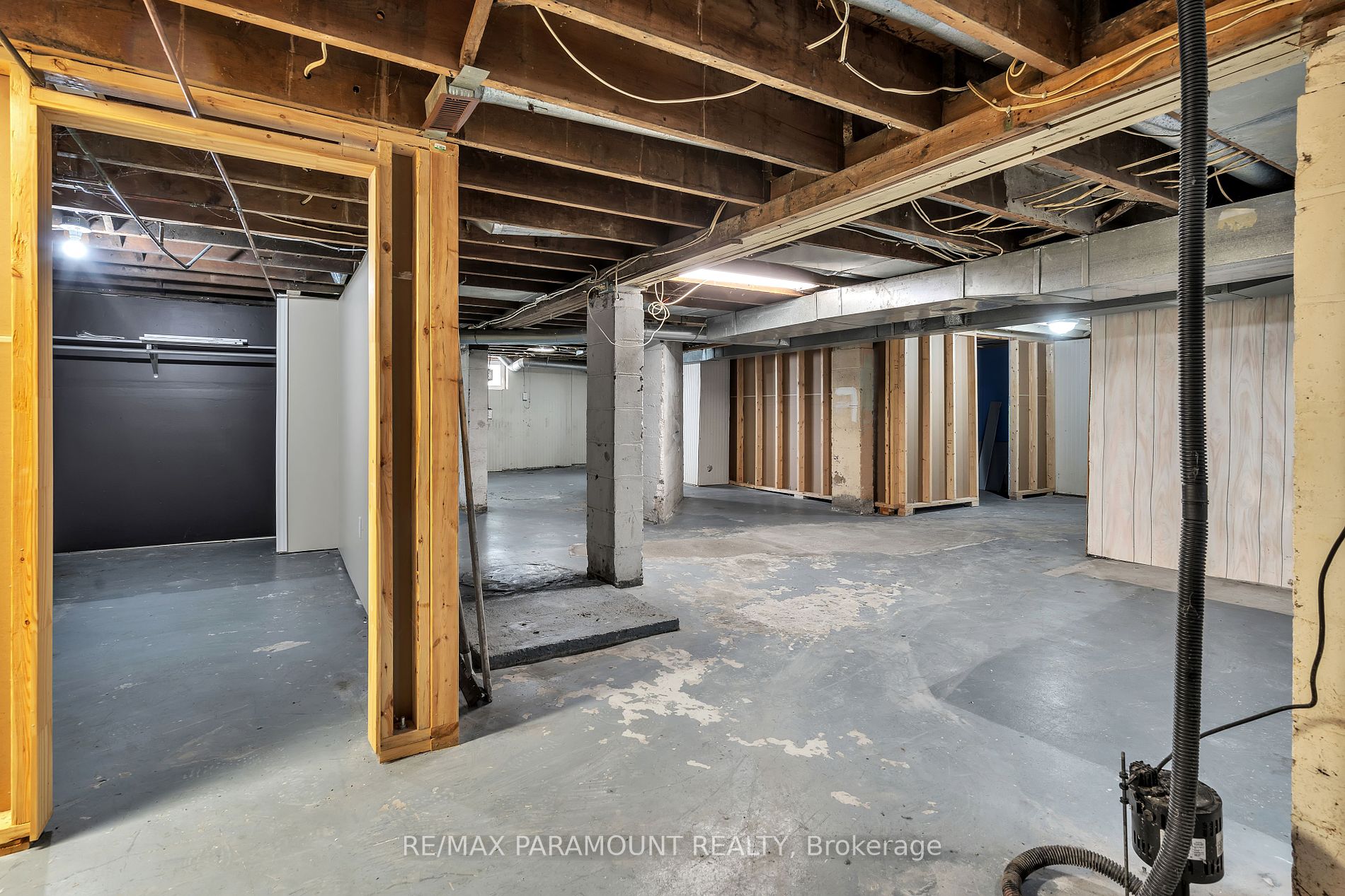 1778 Parkhurst Ave Property Photo 32