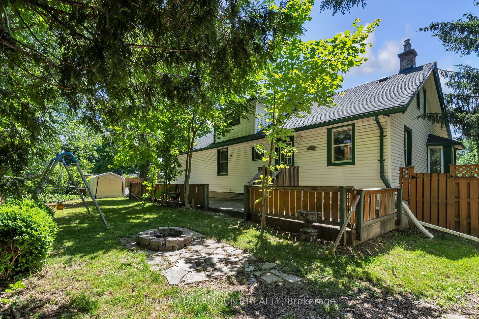 1778 Parkhurst Ave Property Photo 37