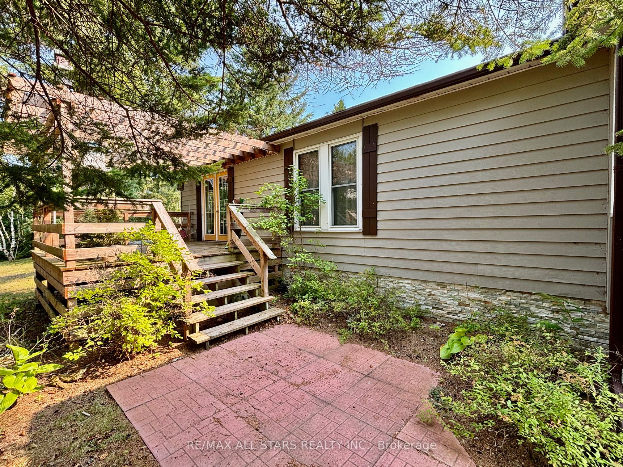 332 Portage Road Property Photo 3