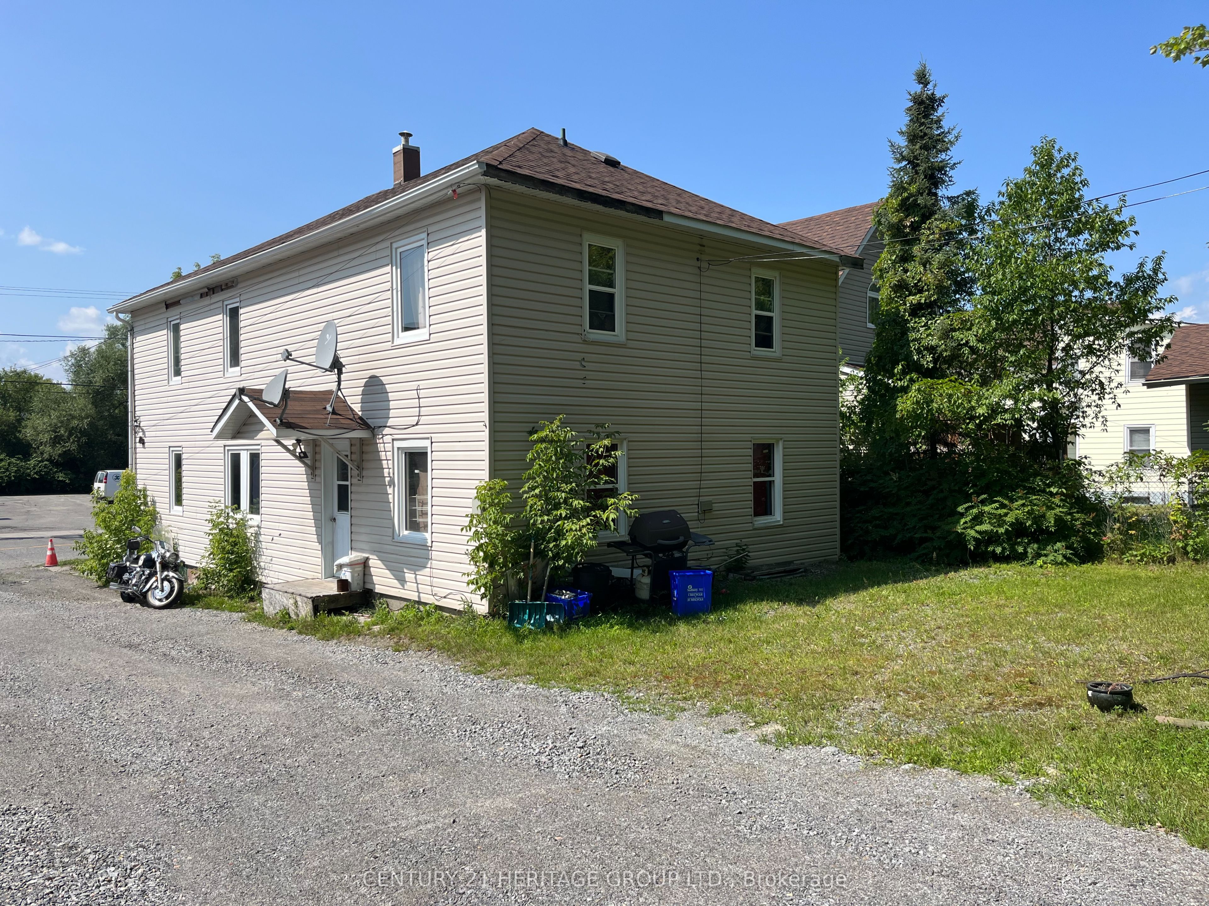 254 Mountain Street Property Photo 3