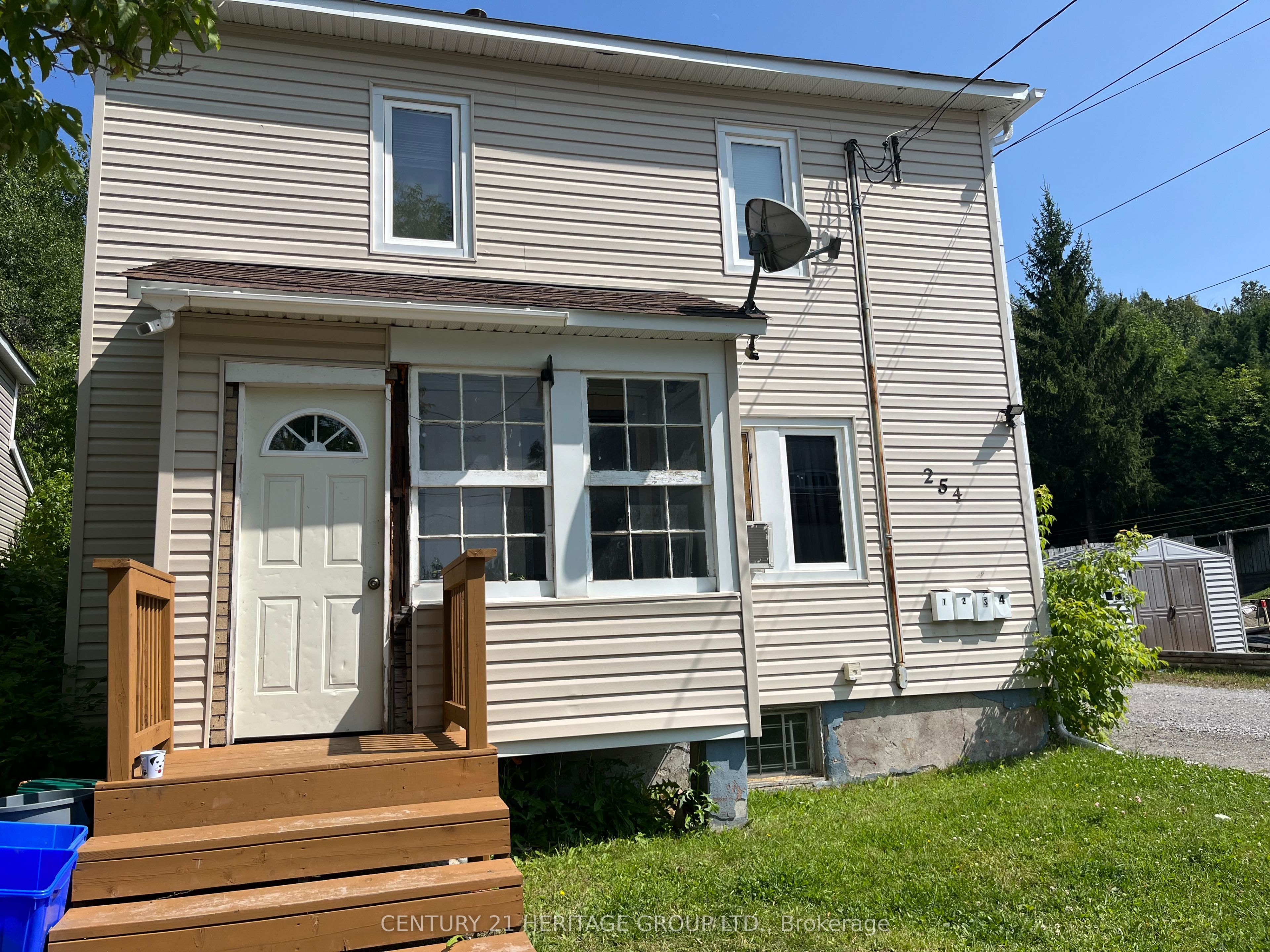 254 Mountain Street Property Photo 4