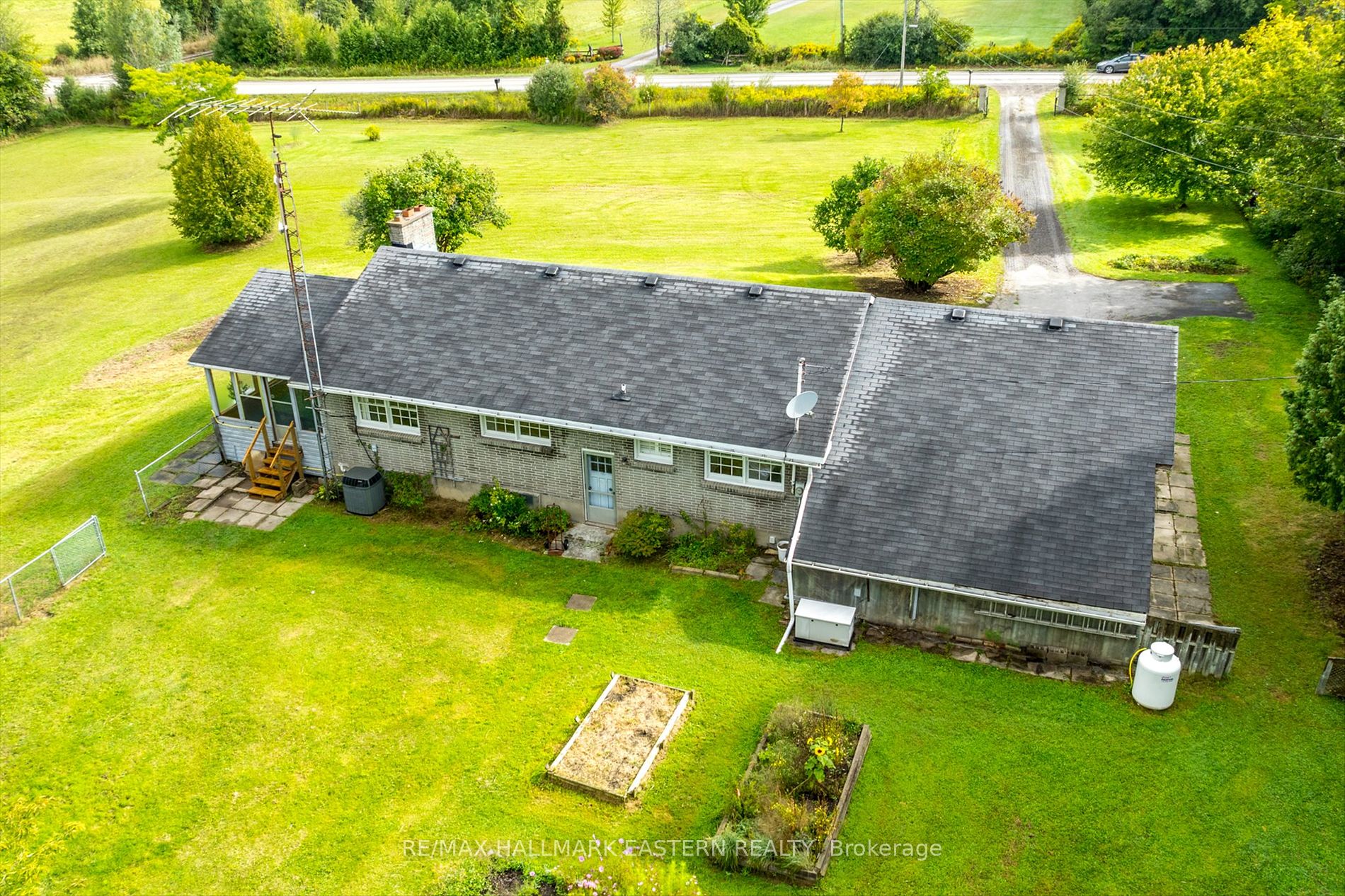 2390 Burnham Line Property Photo 24