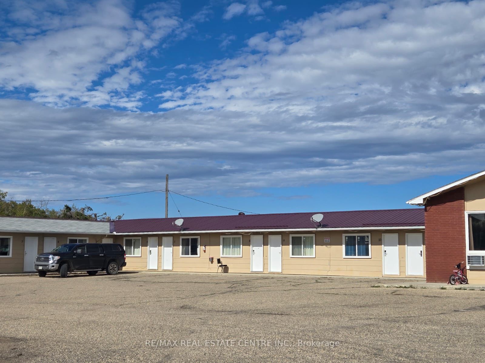 860 Highway Avenue Property Photo 2