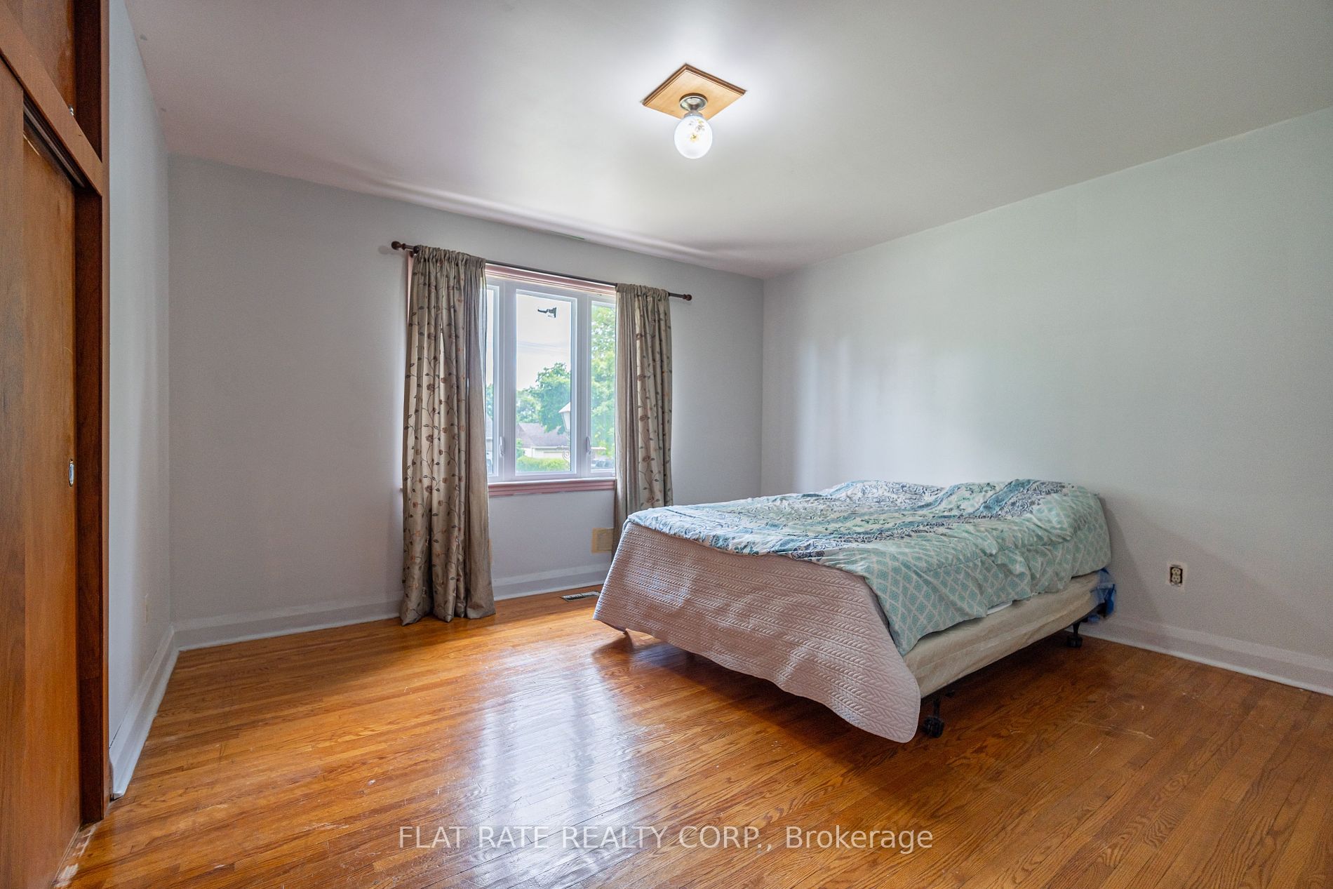 1487 Fairmount Blvd Property Photo 3