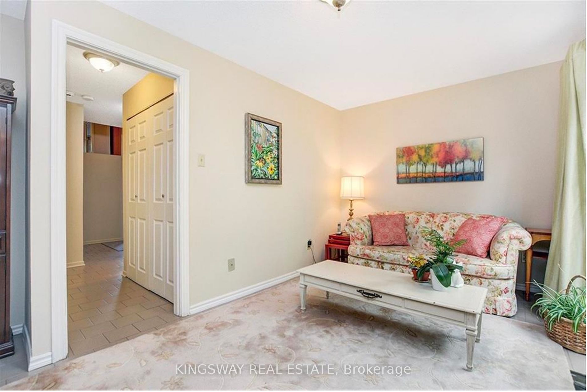 742 Mooney's Bay Pl Property Photo 3