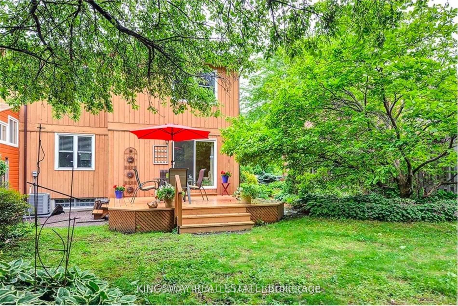 742 Mooney's Bay Pl Property Photo 7