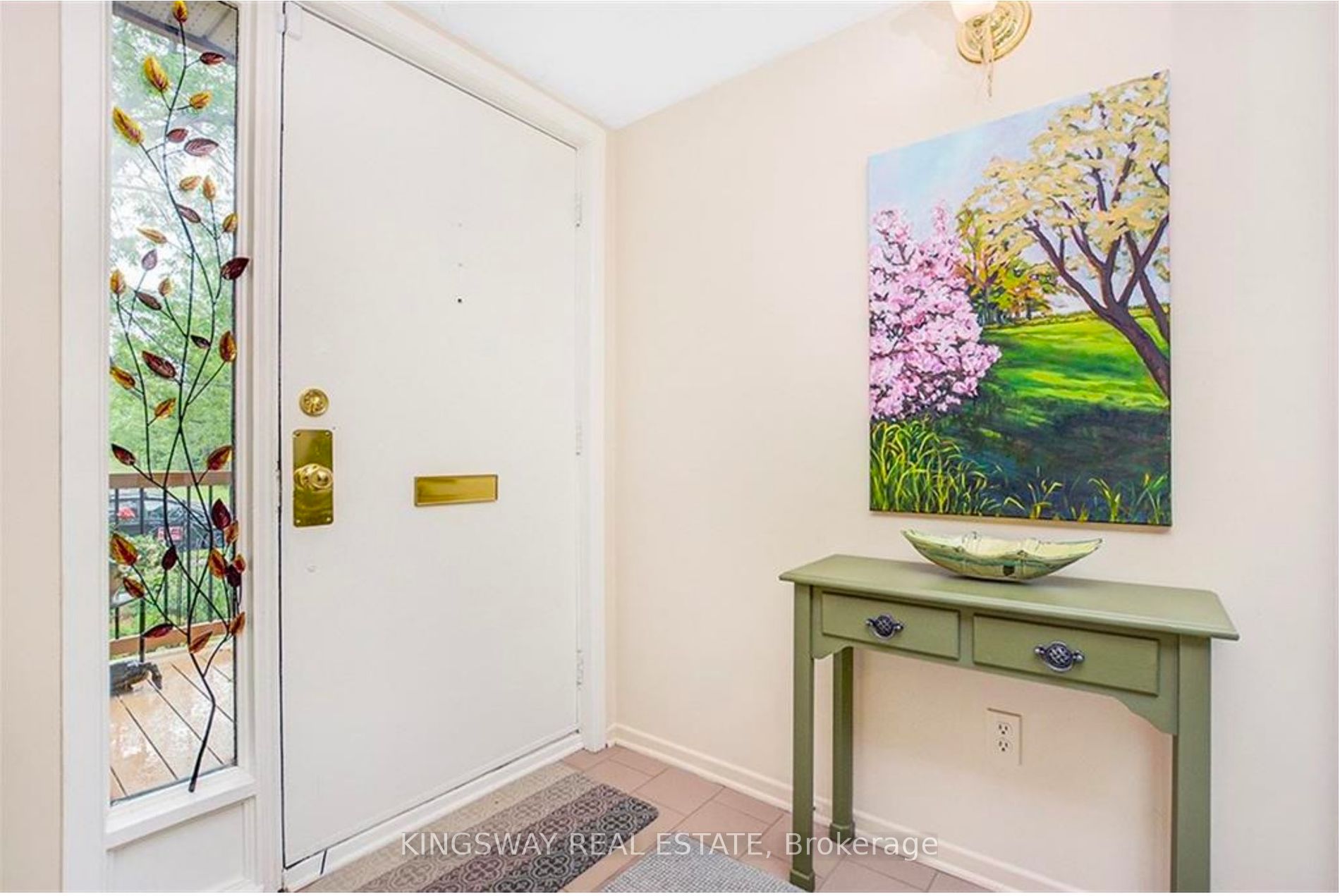 742 Mooney's Bay Pl Property Photo 8