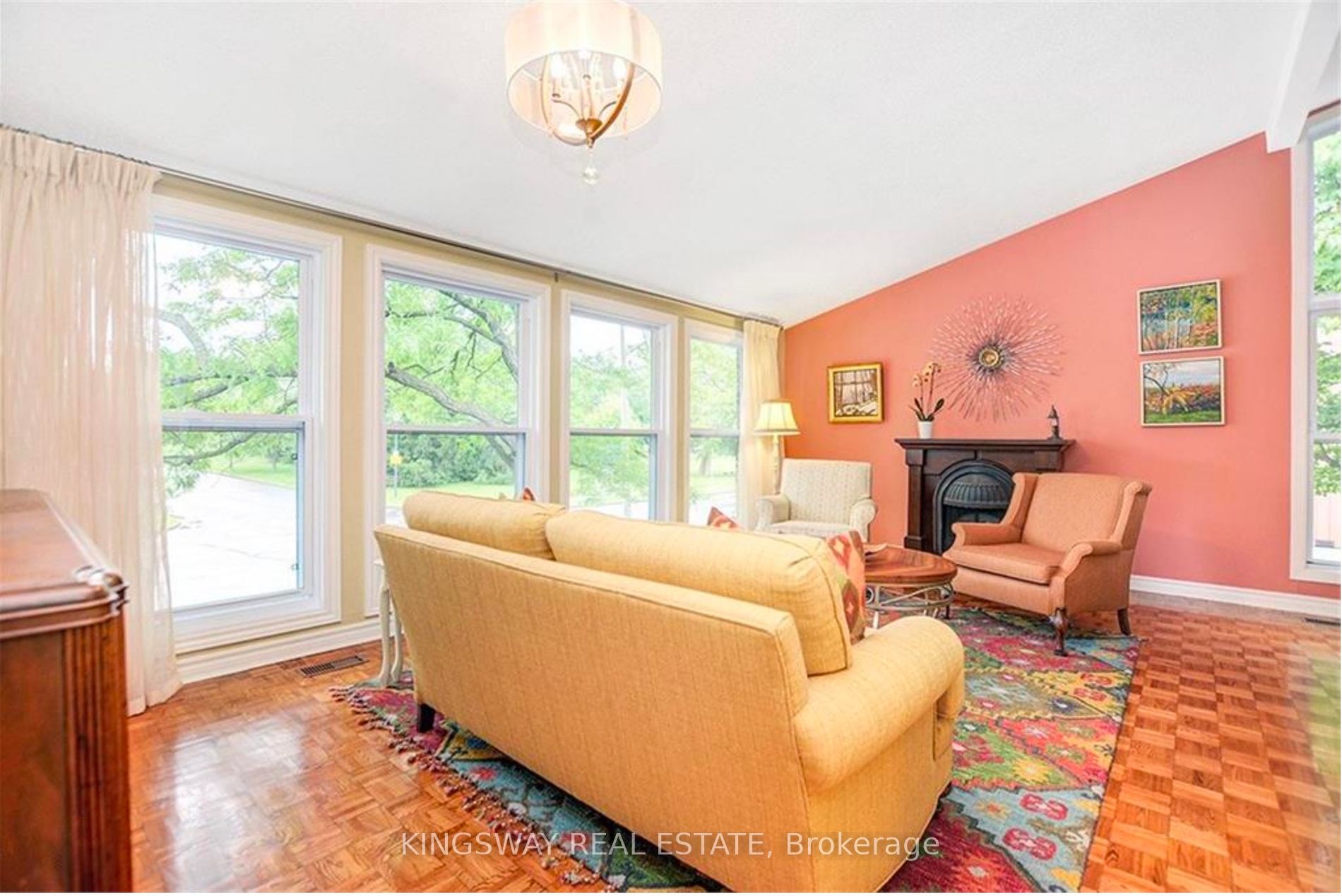 742 Mooney's Bay Pl Property Photo 10