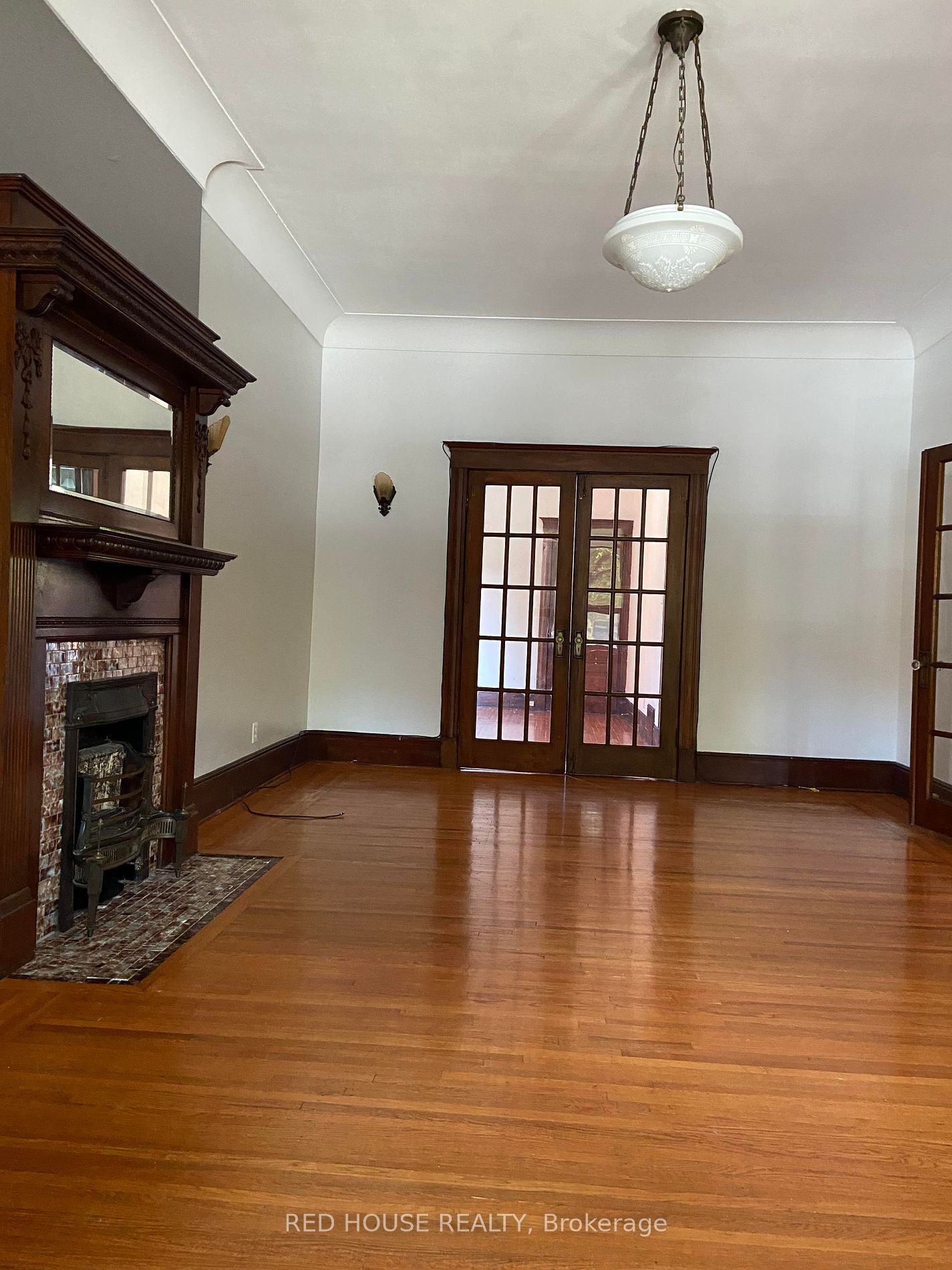 204 Herkimer St Property Photo 4