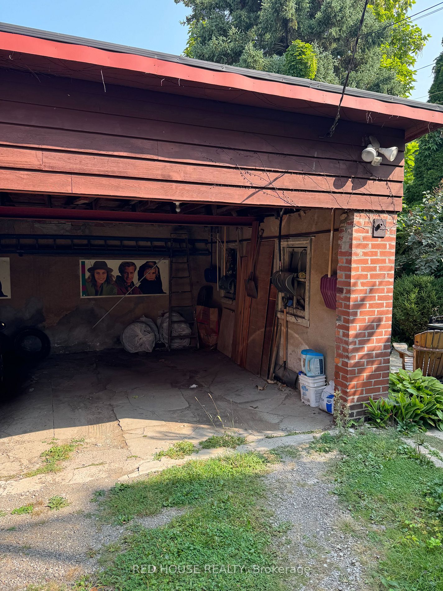 204 Herkimer St Property Photo 8