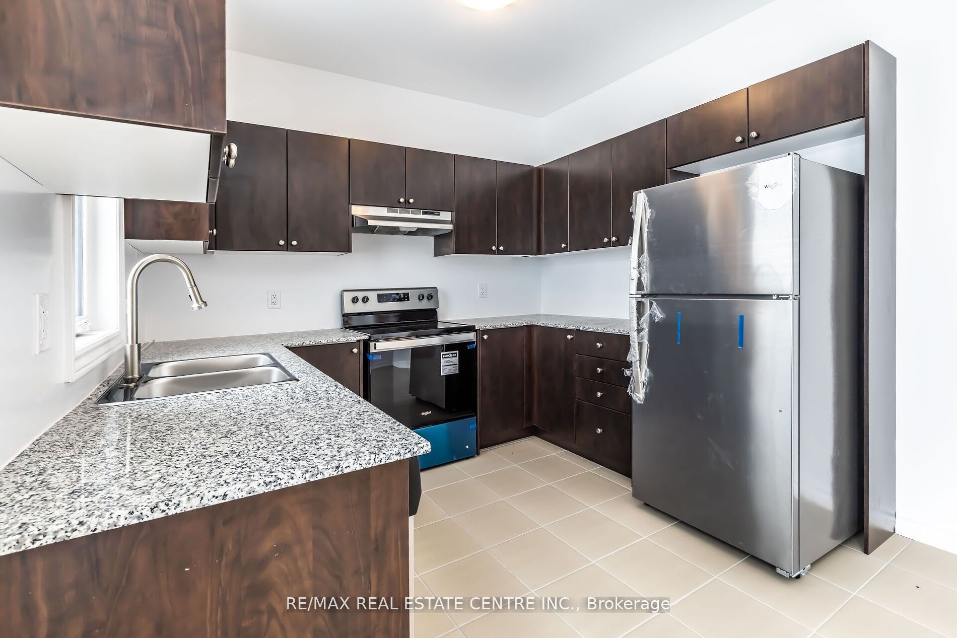 10 Mackenzie St Property Photo 4