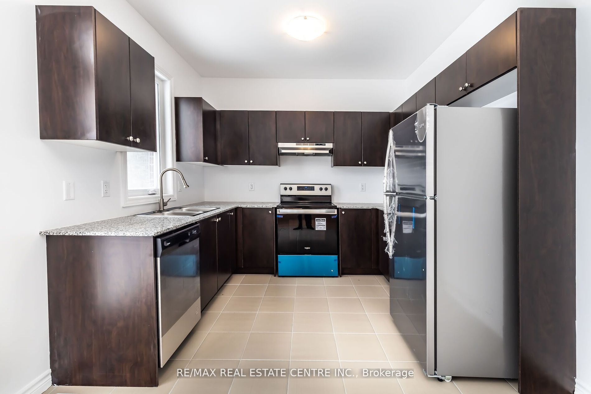 10 Mackenzie St Property Photo 5