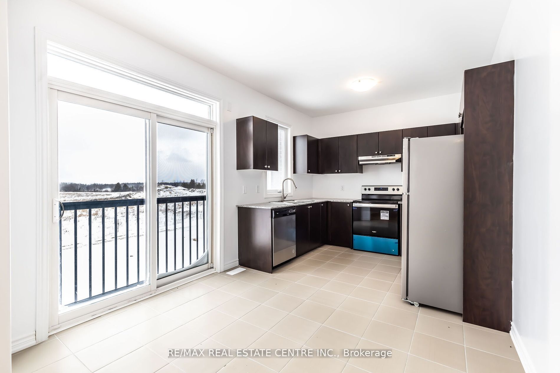 10 Mackenzie St Property Photo 7
