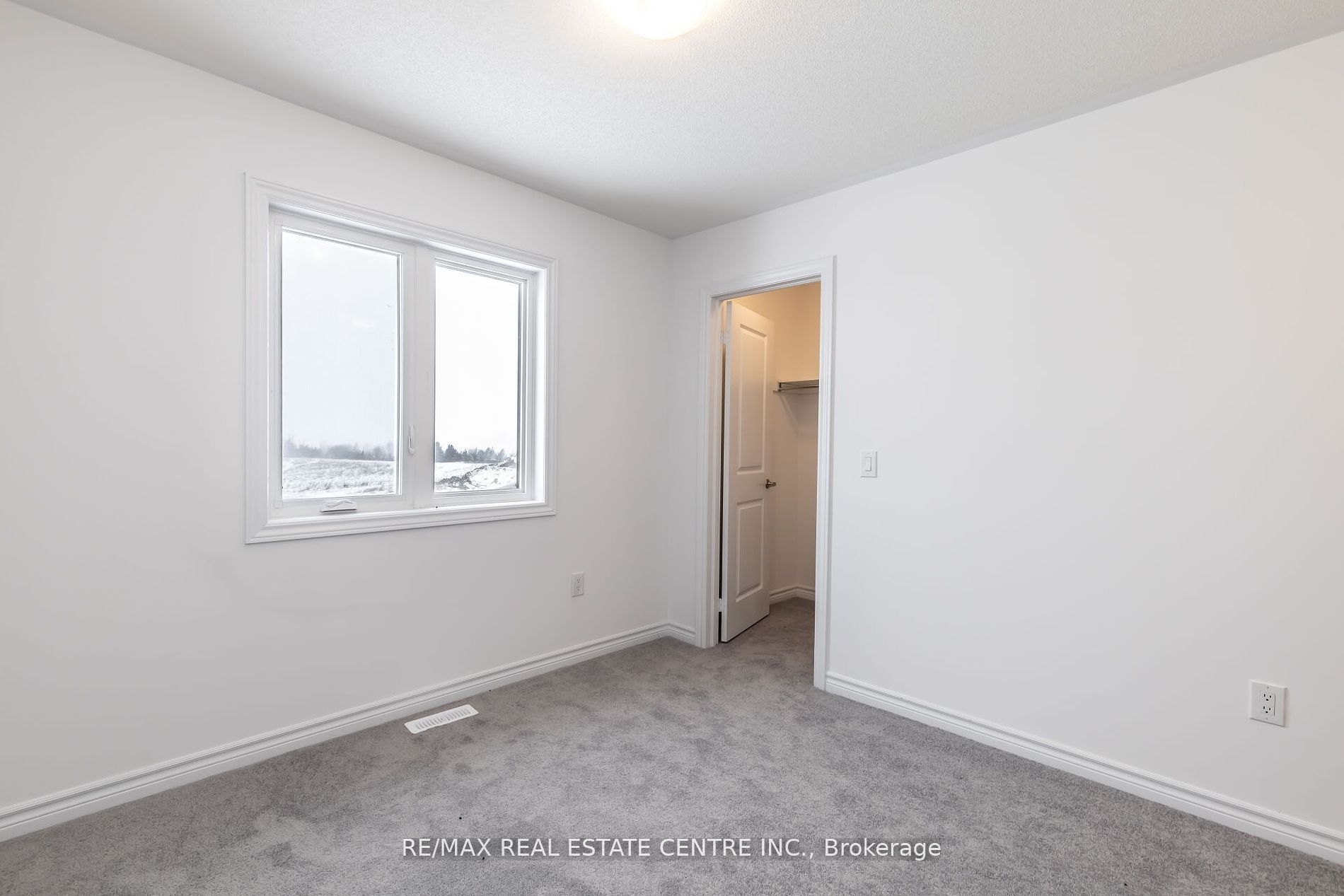 10 Mackenzie St Property Photo 20
