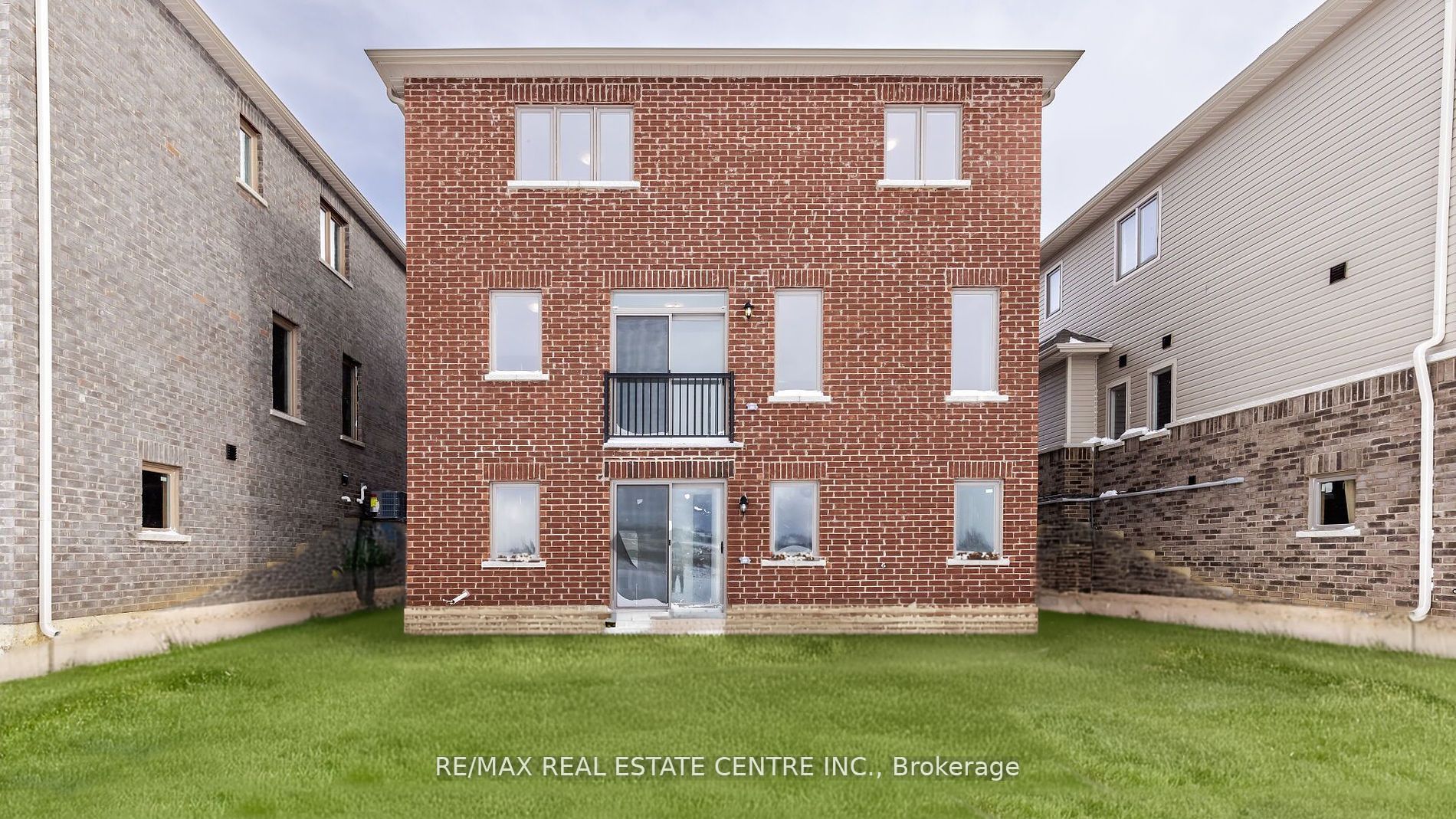 10 Mackenzie St Property Photo 33