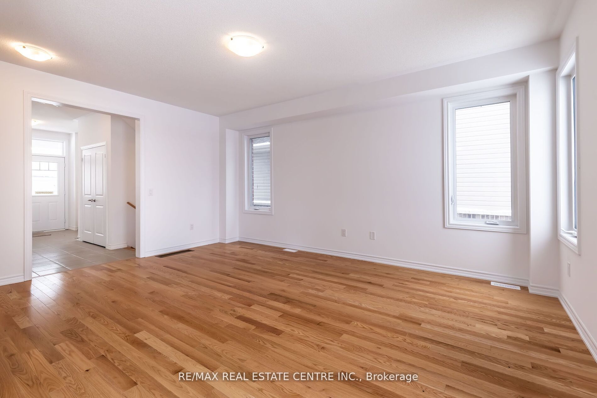 10 Mackenzie St Property Photo 37