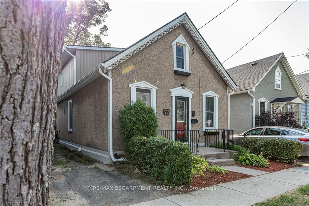 77 Poulette St Property Photo