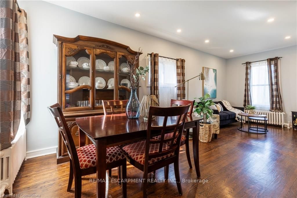 77 Poulette St Property Photo 6