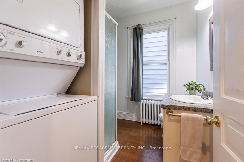 77 Poulette St Property Photo 7