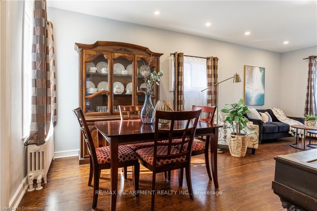 77 Poulette St Property Photo 8