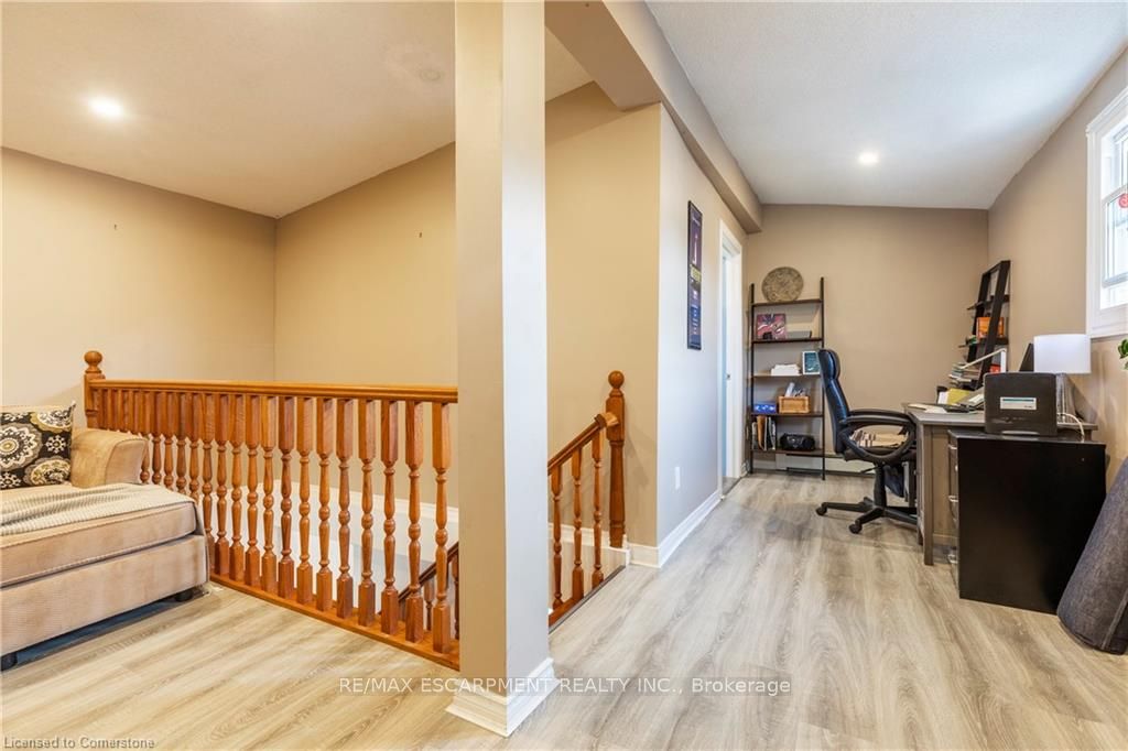 77 Poulette St Property Photo 19