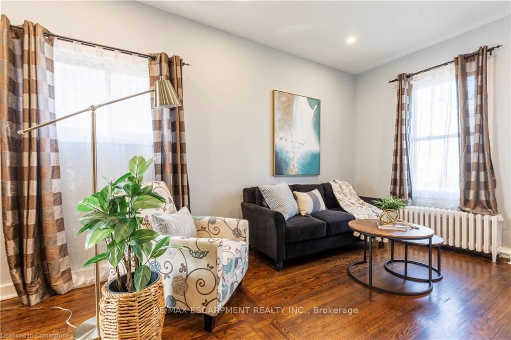 77 Poulette St Property Photo 38