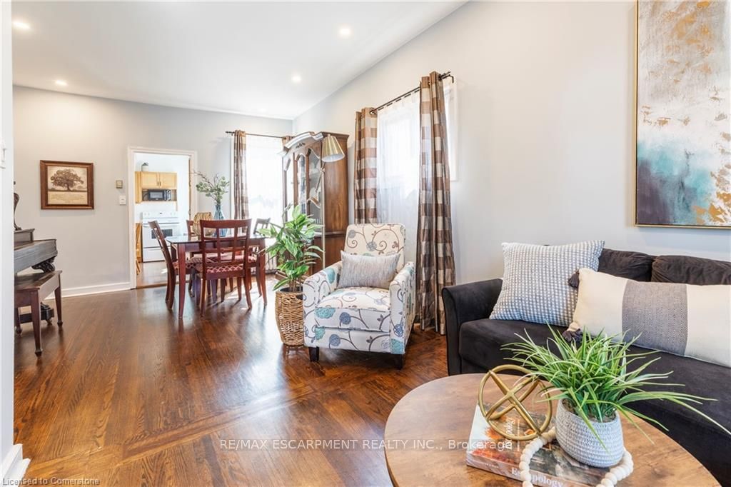 77 Poulette St Property Photo 39