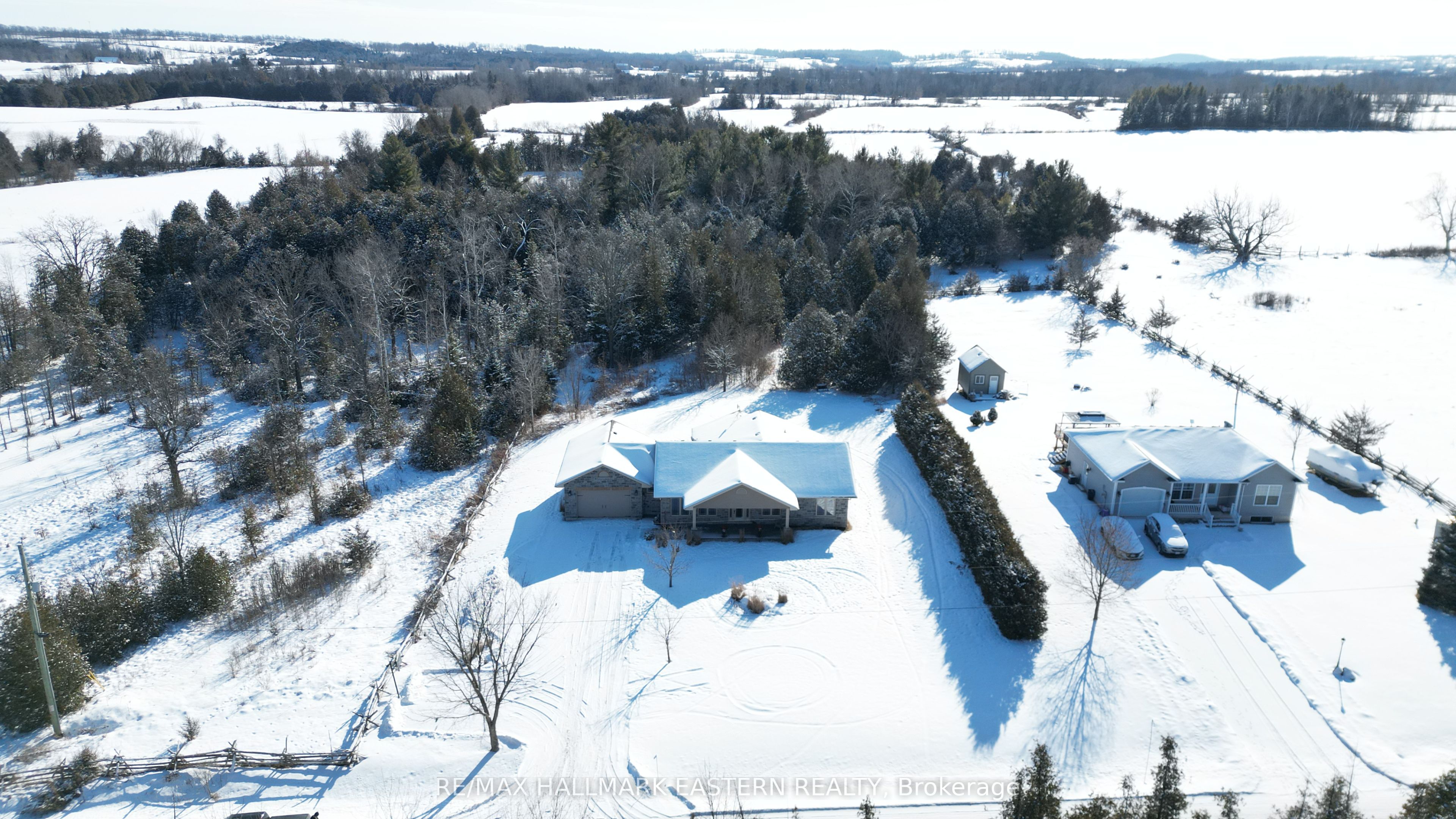 729 11th Line Property Photo 2