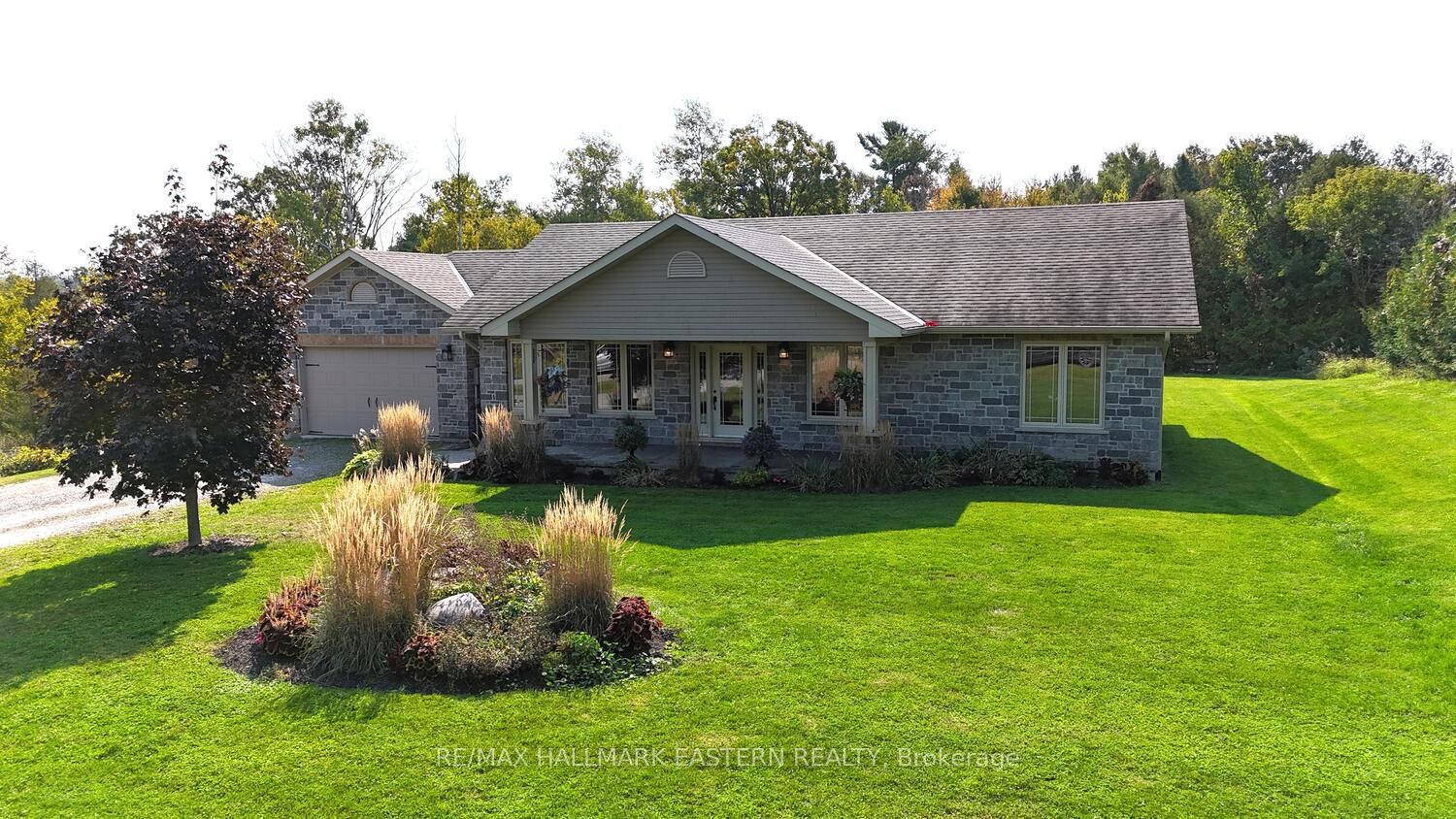 729 11th Line Property Photo 4