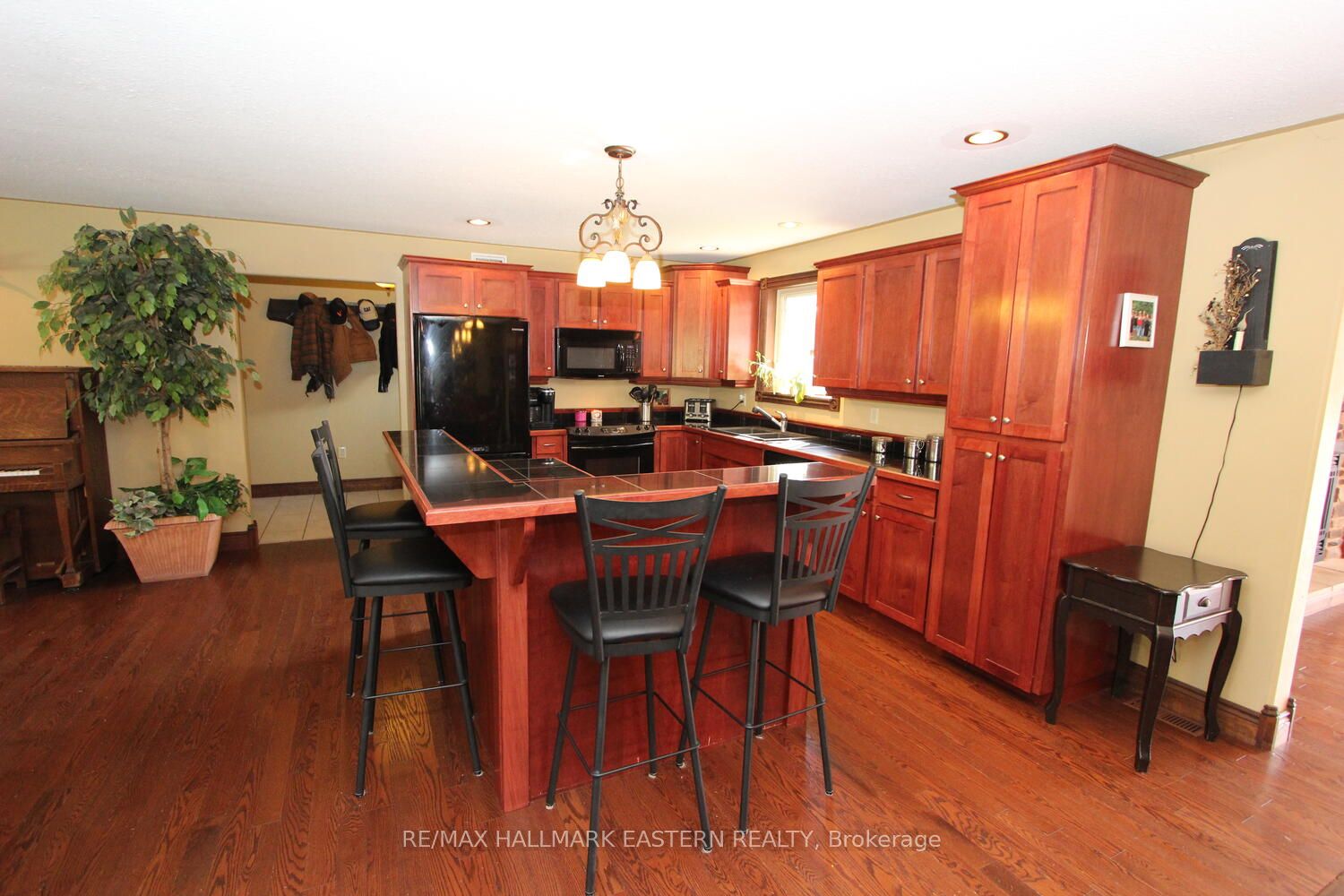 729 11th Line Property Photo 5