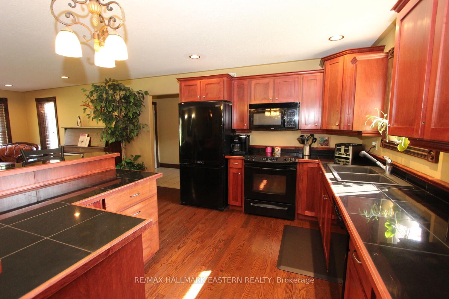 729 11th Line Property Photo 6