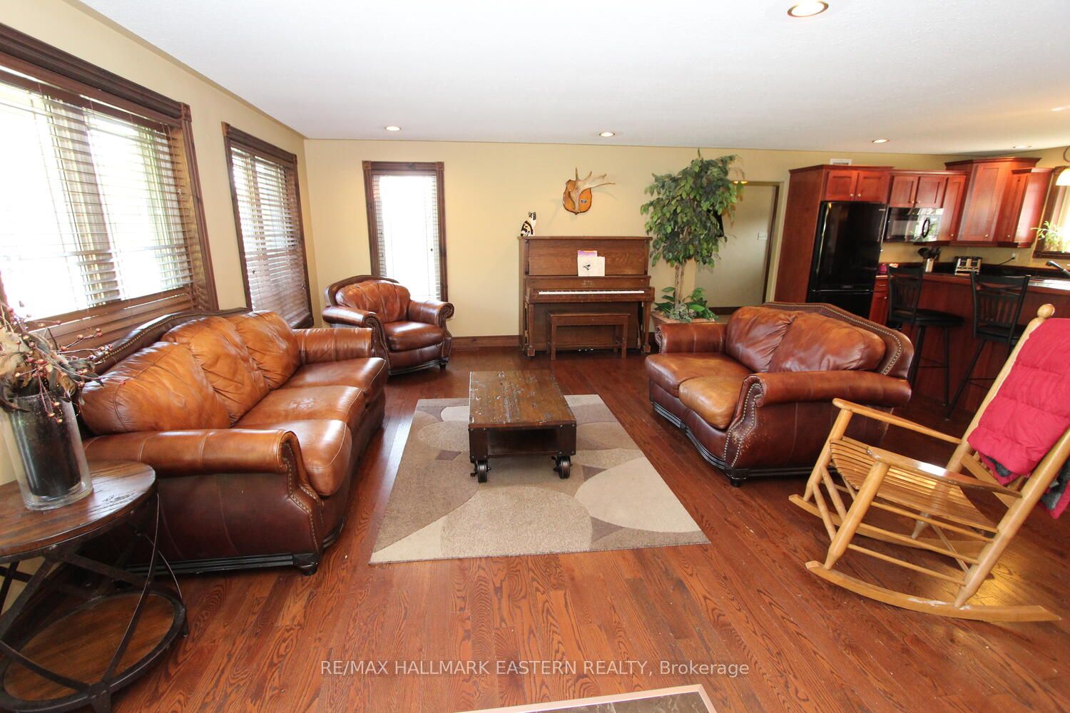 729 11th Line Property Photo 9